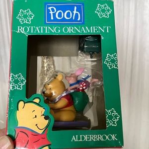 Vtg 1989 Alderbrook/Noma Pooh/Piglet downhill sled rotation ornament